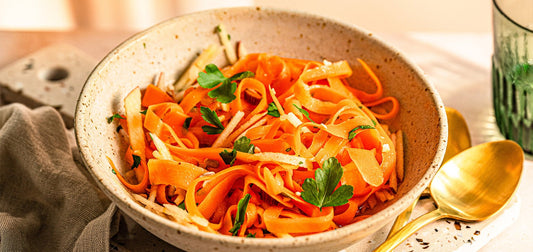 Knackiger Apfel-Möhren-Salat - SHEKO Schweiz