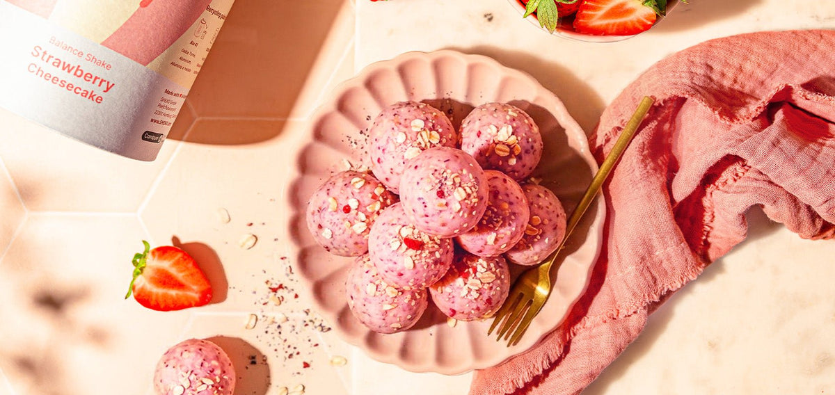 Strawberry Cheesecake Protein Balls – SHEKO Schweiz