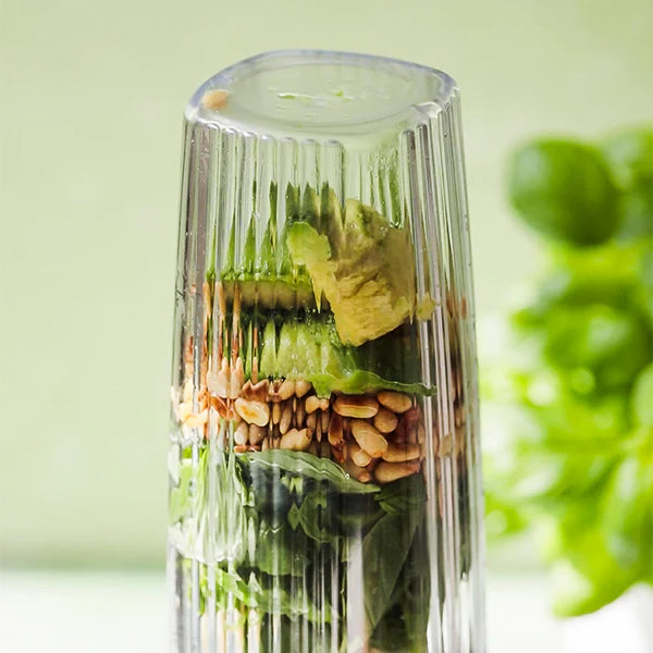 Pesto im Mixer zubereiten