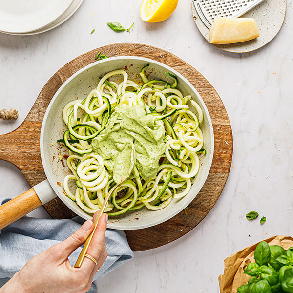 Zoodles mit Avocadocreme